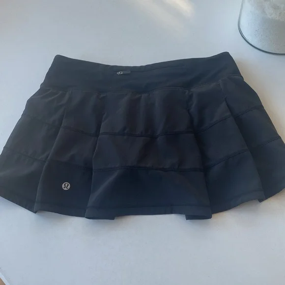 Lululemon Black Rival Skirt . 6 Reg - Picture 4 of 6